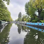 Lovely Canal Boat In Little Venice For Family & Friends